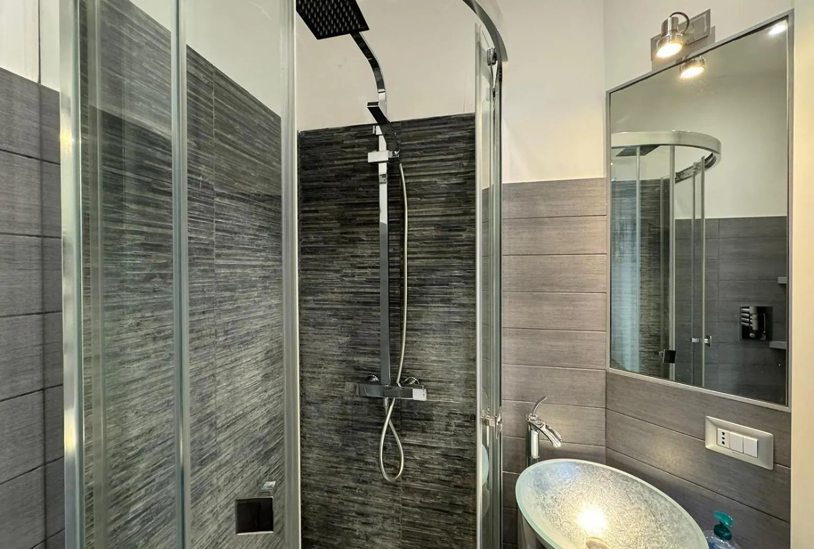 Modern Nest In Rome Quadraro - G&G Apartment Ιταλία